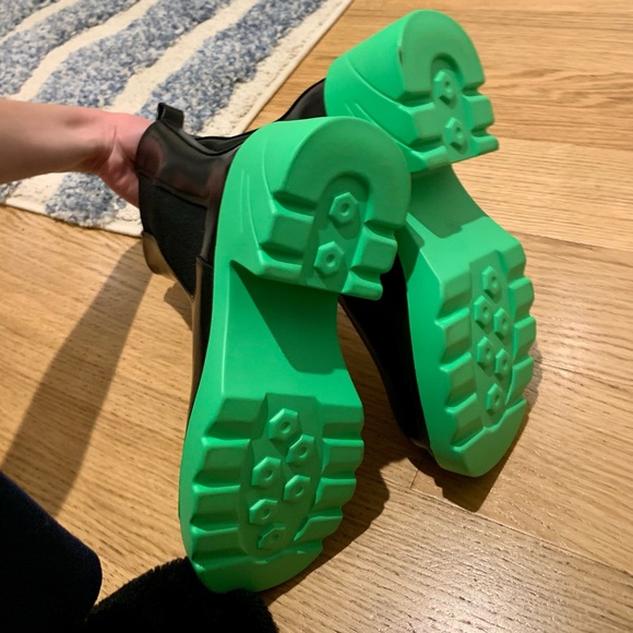 WORN ONCE Green Lug Sole Boots - Picture 7 of 8